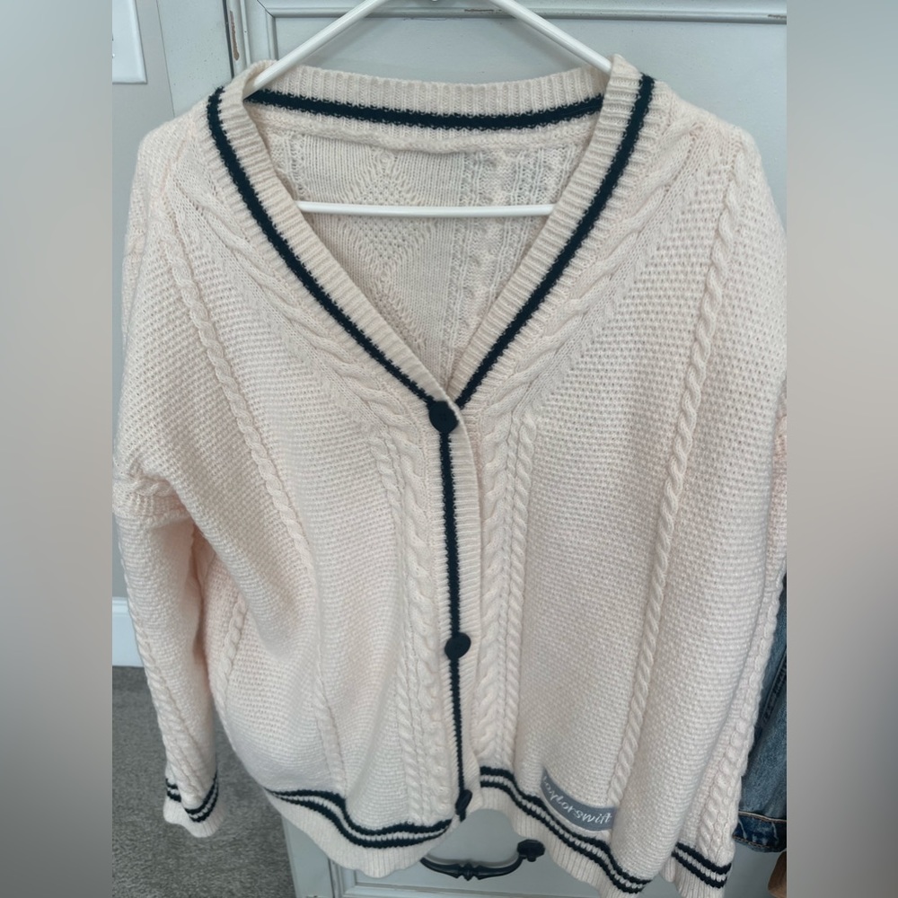 Taylor Swift knock-off cardigan